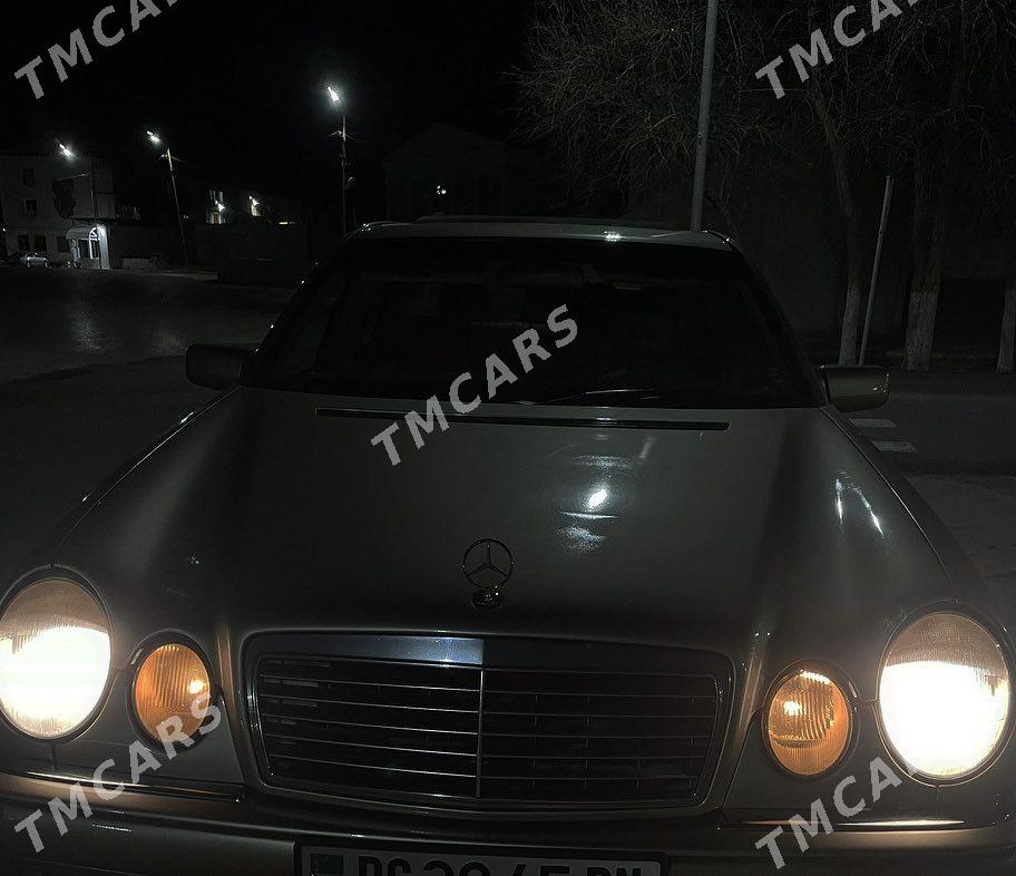 Mercedes-Benz E320 1999 - 100 000 TMT - Балканабат - img 8