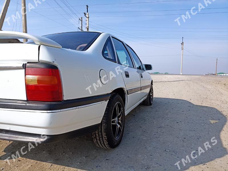 Opel Vectra 1989 - 30 000 TMT - Бахарден - img 2