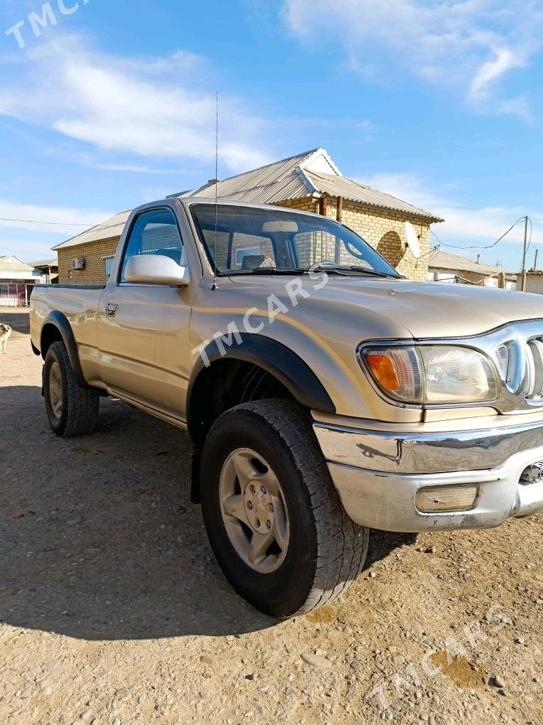 Toyota Tacoma 2002 - 100 000 TMT - Sarahs - img 3