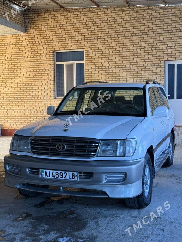 Toyota Land Cruiser 2001 - 400 000 TMT - Дянев - img 3