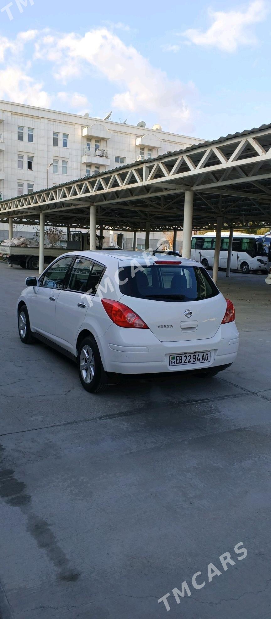 Nissan Versa 2010 - 120 000 TMT - 30 мкр - img 4