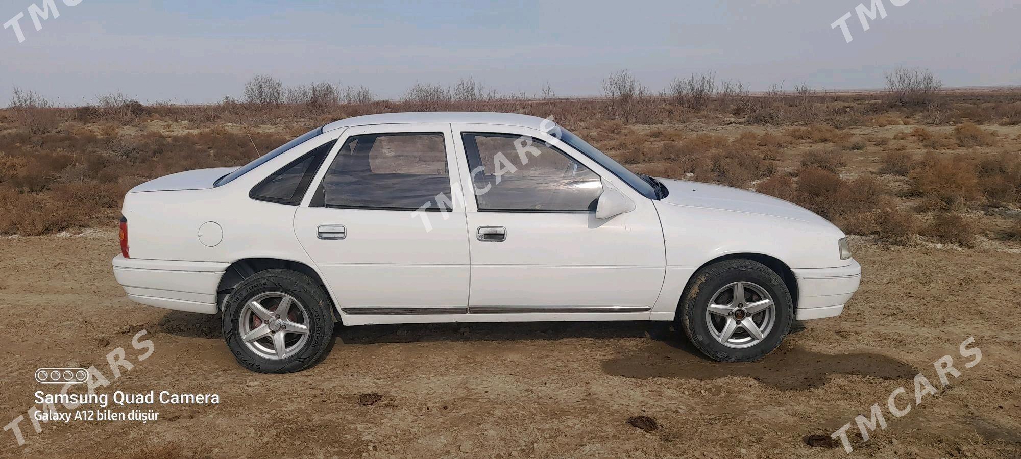 Opel Vectra 1990 - 25 000 TMT - Бахарден - img 8