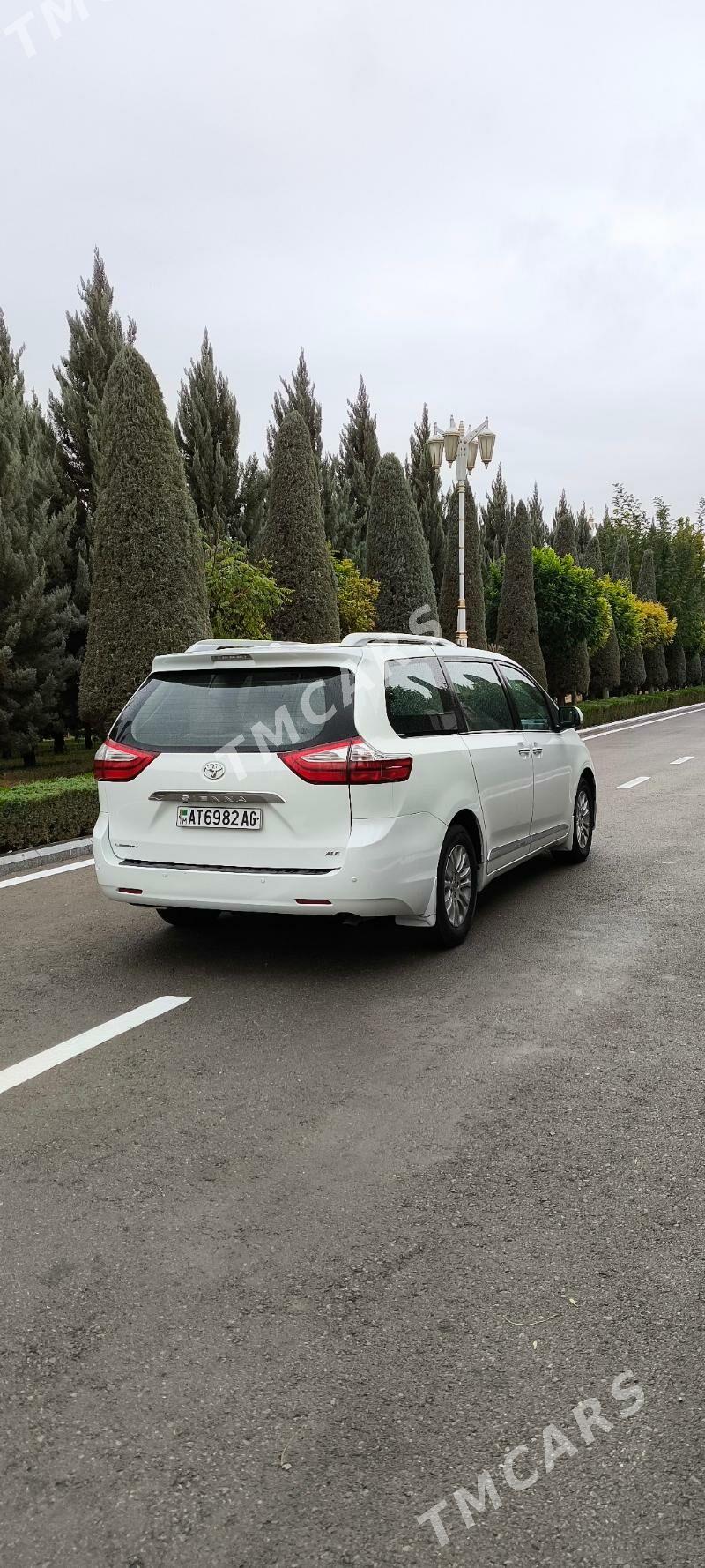 Toyota Sienna 2018 - 420 000 TMT - Aşgabat - img 5