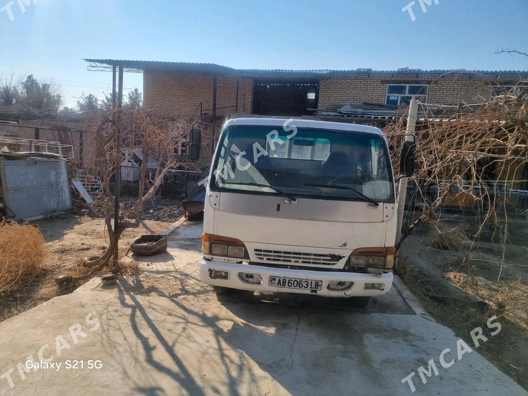 Isuzu Elf 1998 - 175 000 TMT - Сакар - img 2