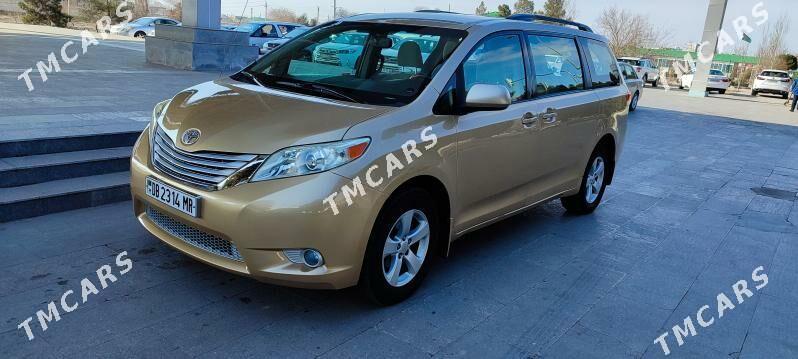 Toyota Sienna 2011 - 250 000 TMT - Мары - img 2