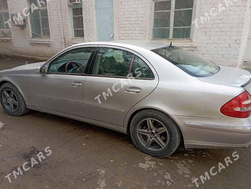 Mercedes-Benz E320 2003 - 105 000 TMT - Ходжамбаз - img 2