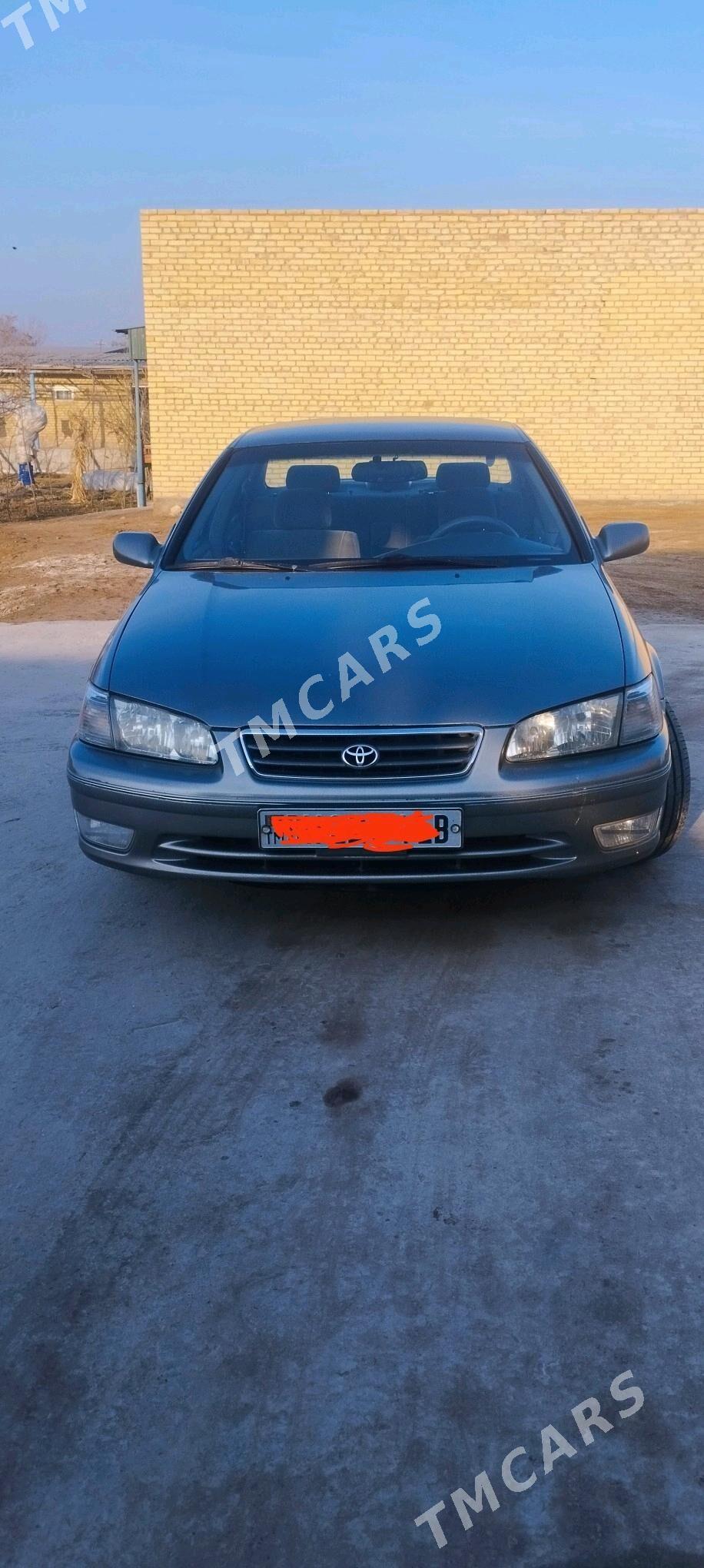 Toyota Camry 2001 - 125 000 TMT - Saýat - img 2