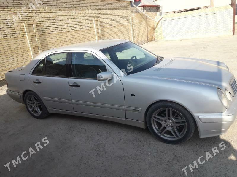 Mercedes-Benz E320 2000 - 65 000 TMT - Mary - img 2