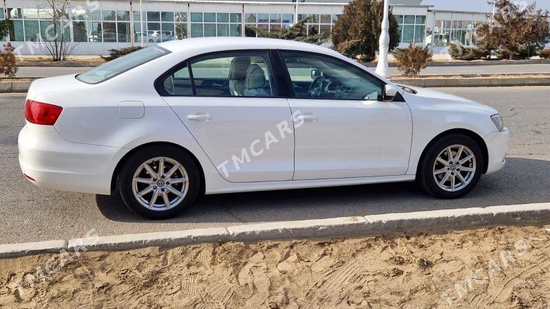 Volkswagen Jetta 2012 - 130 000 TMT - 9 мкр - img 5