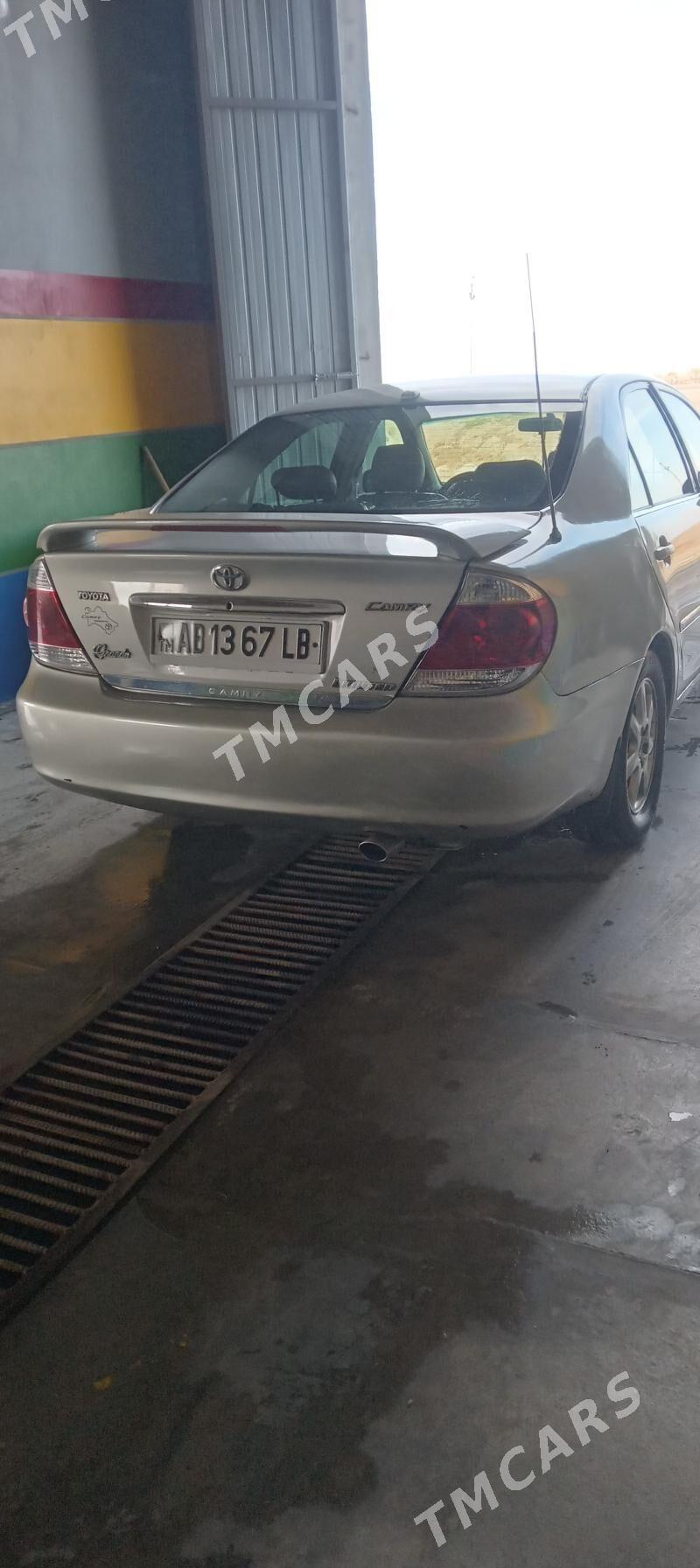 Toyota Camry 2002 - 110 000 TMT - Дянев - img 3