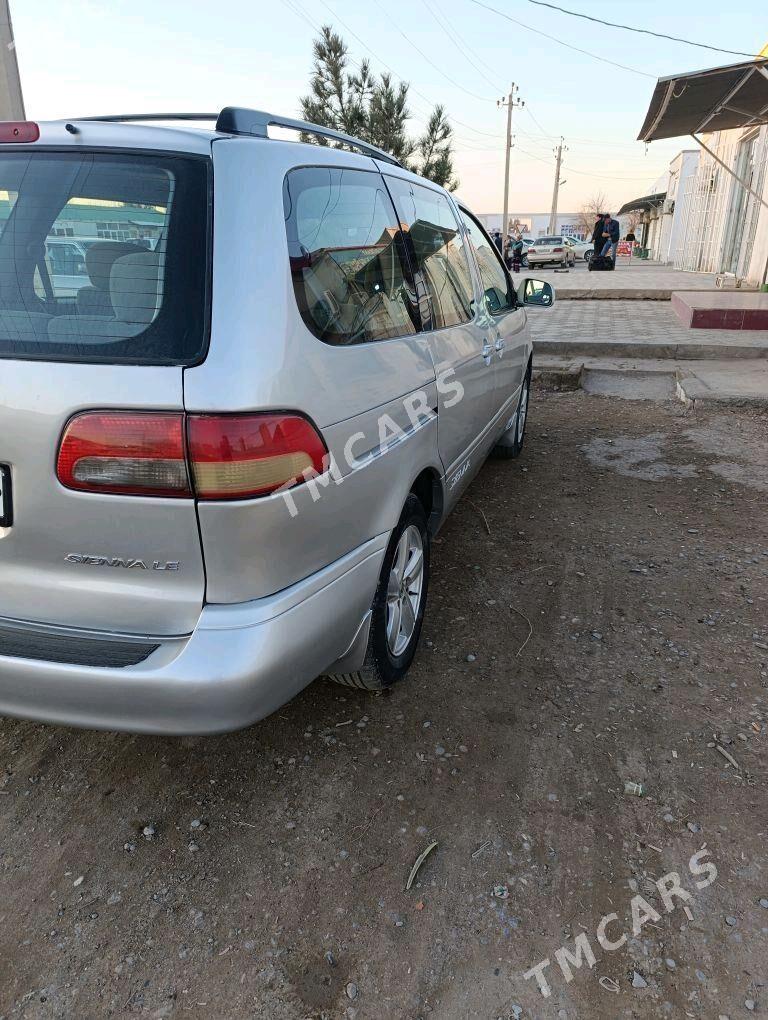 Toyota Sienna 2002 - 125 000 TMT - Теджен - img 7