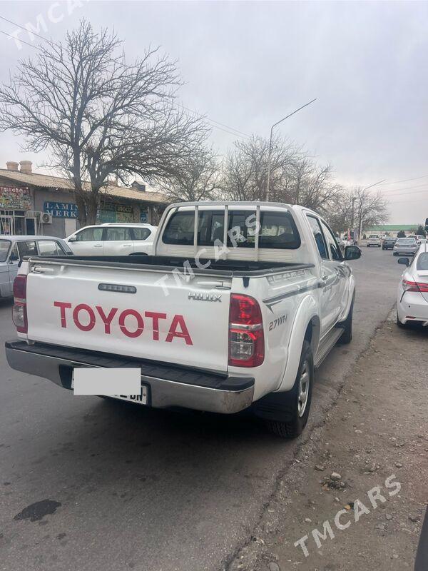 Toyota Hilux 2015 - 290 000 TMT - Aşgabat - img 4