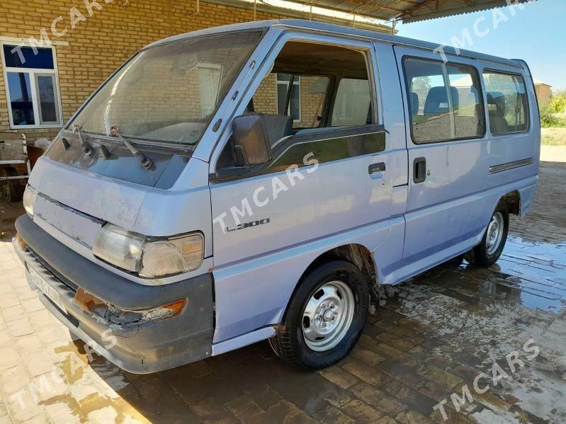 Toyota Hiace 1993 - 50 000 TMT - Туркменгала - img 2