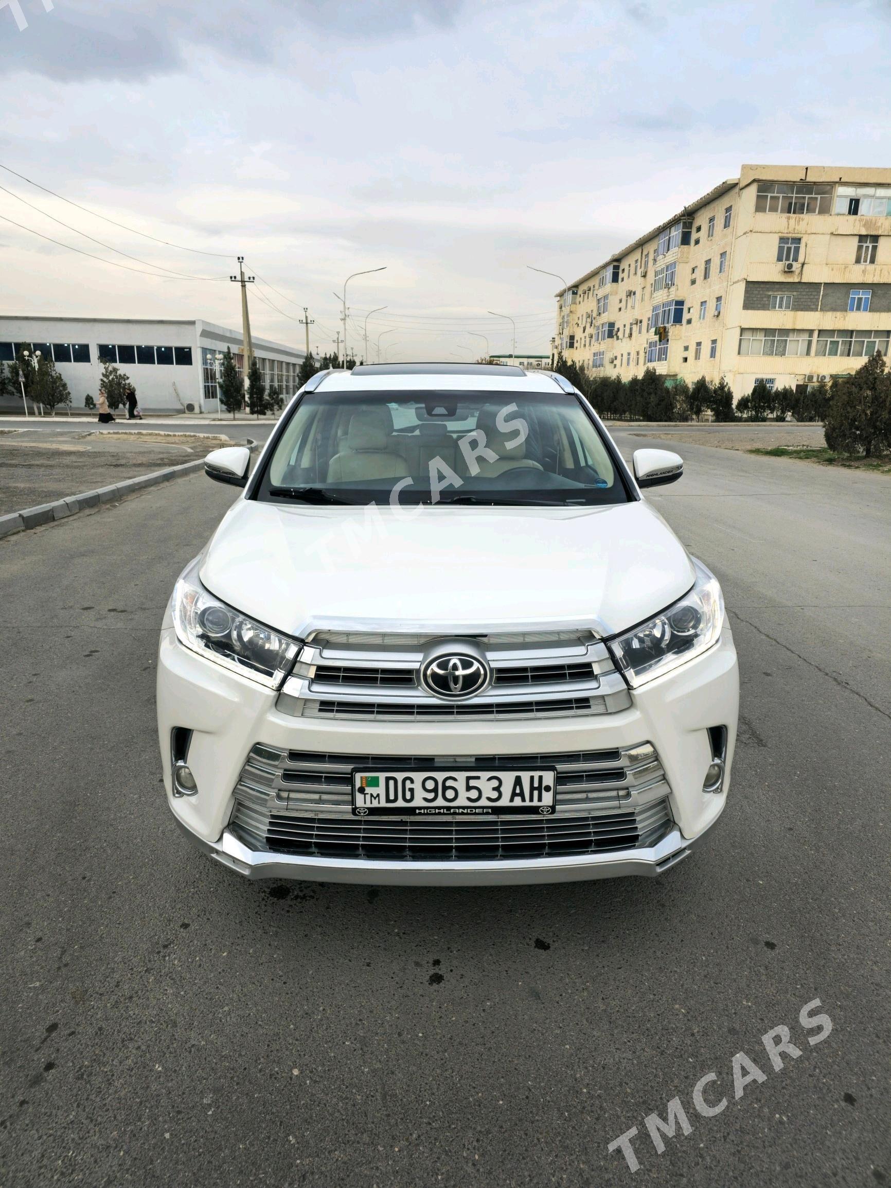 Toyota Highlander 2018 - 430 000 TMT - Бузмеин ГРЭС - img 4