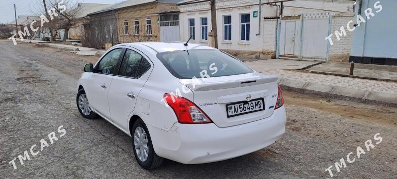 Nissan Versa 2012 - 83 000 TMT - Байрамали - img 4