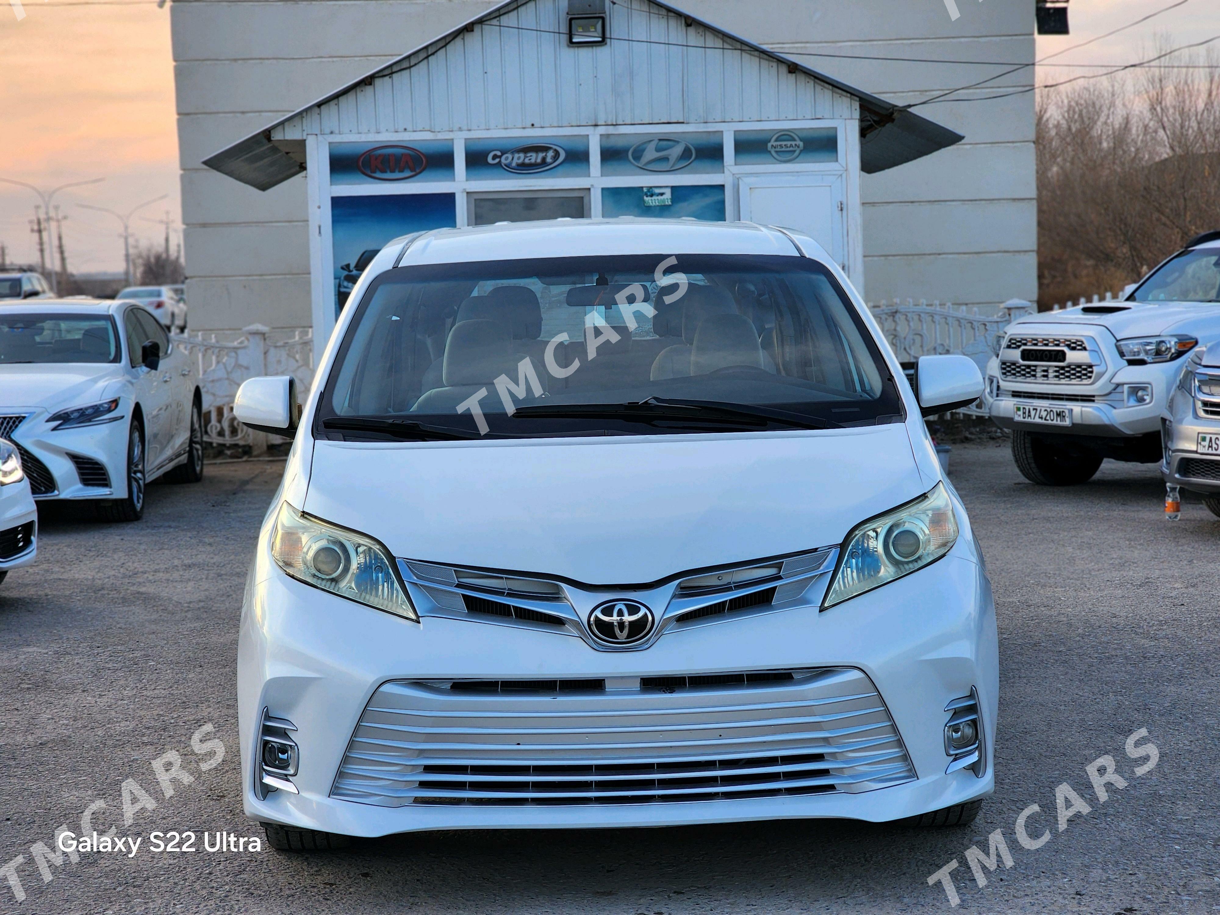 Toyota Sienna 2017 - 350 000 TMT - Мары - img 7