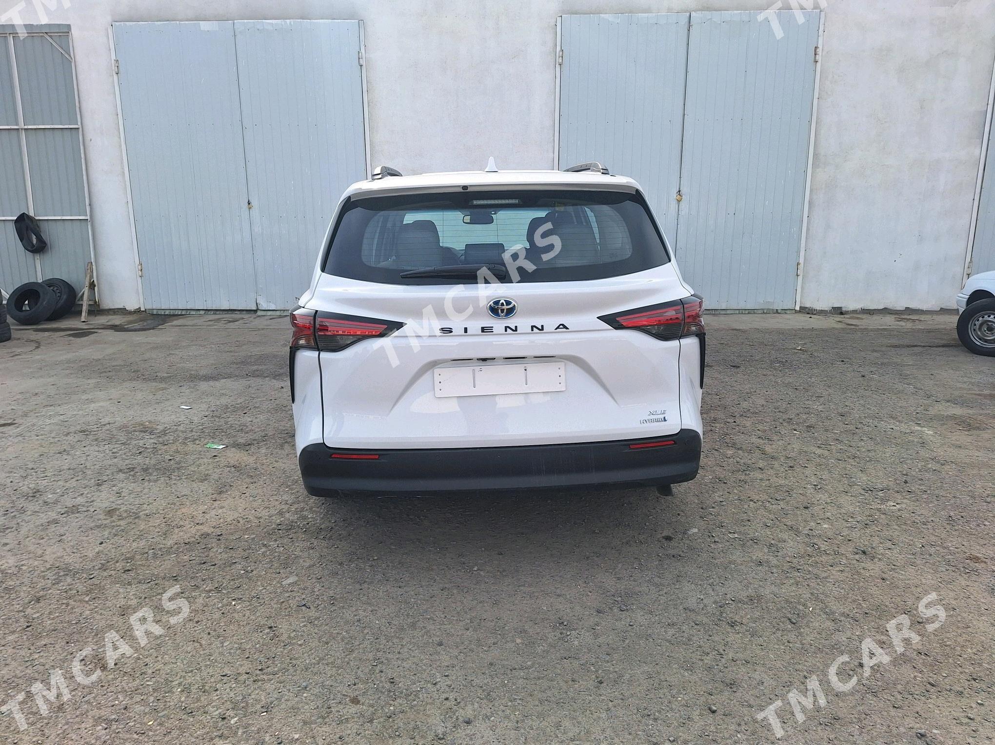 Toyota Sienna 2021 - 411 600 TMT - Мары - img 3