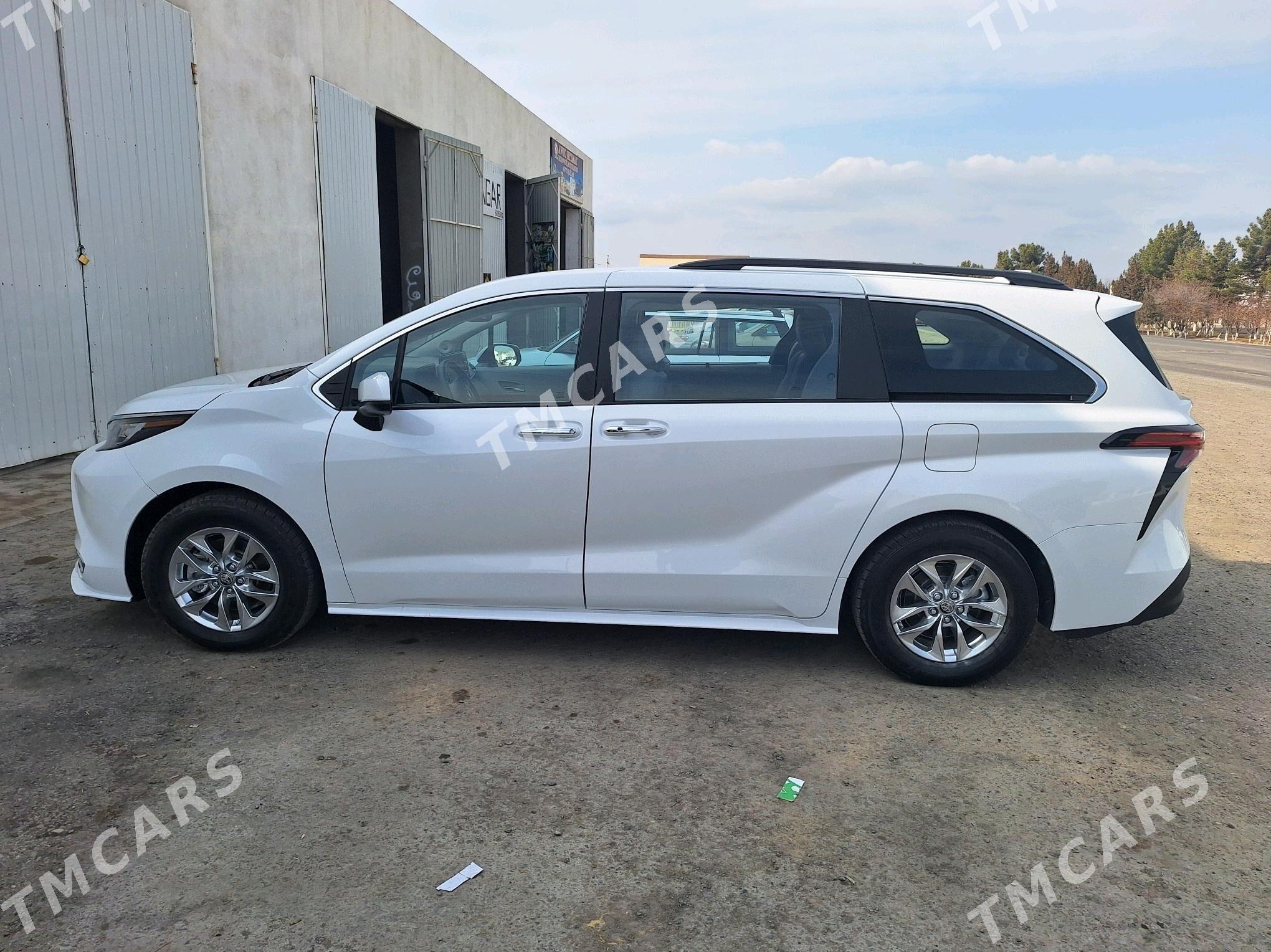 Toyota Sienna 2021 - 411 600 TMT - Мары - img 6