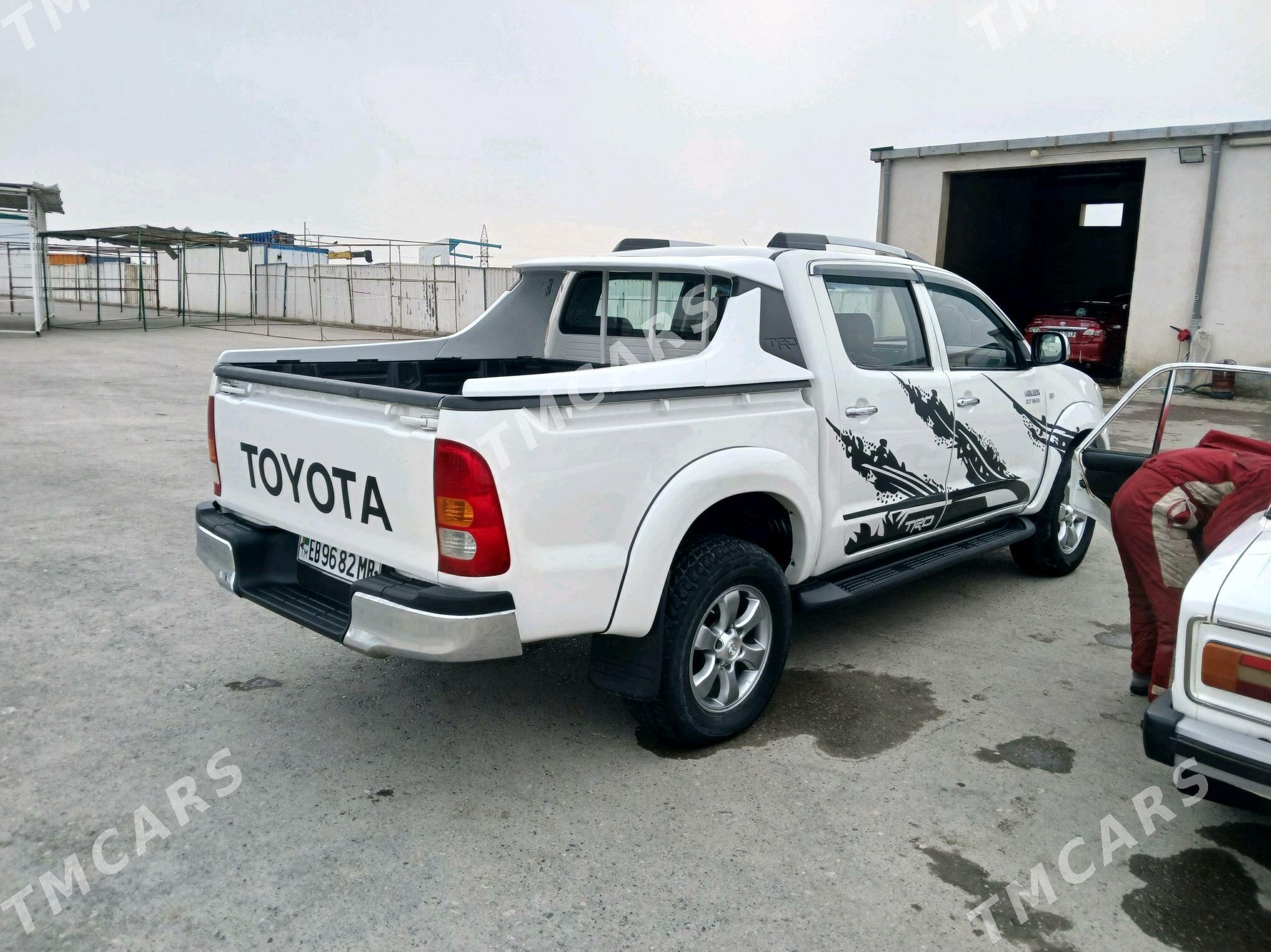 Toyota Hilux 2010 - 290 000 TMT - Керки - img 3