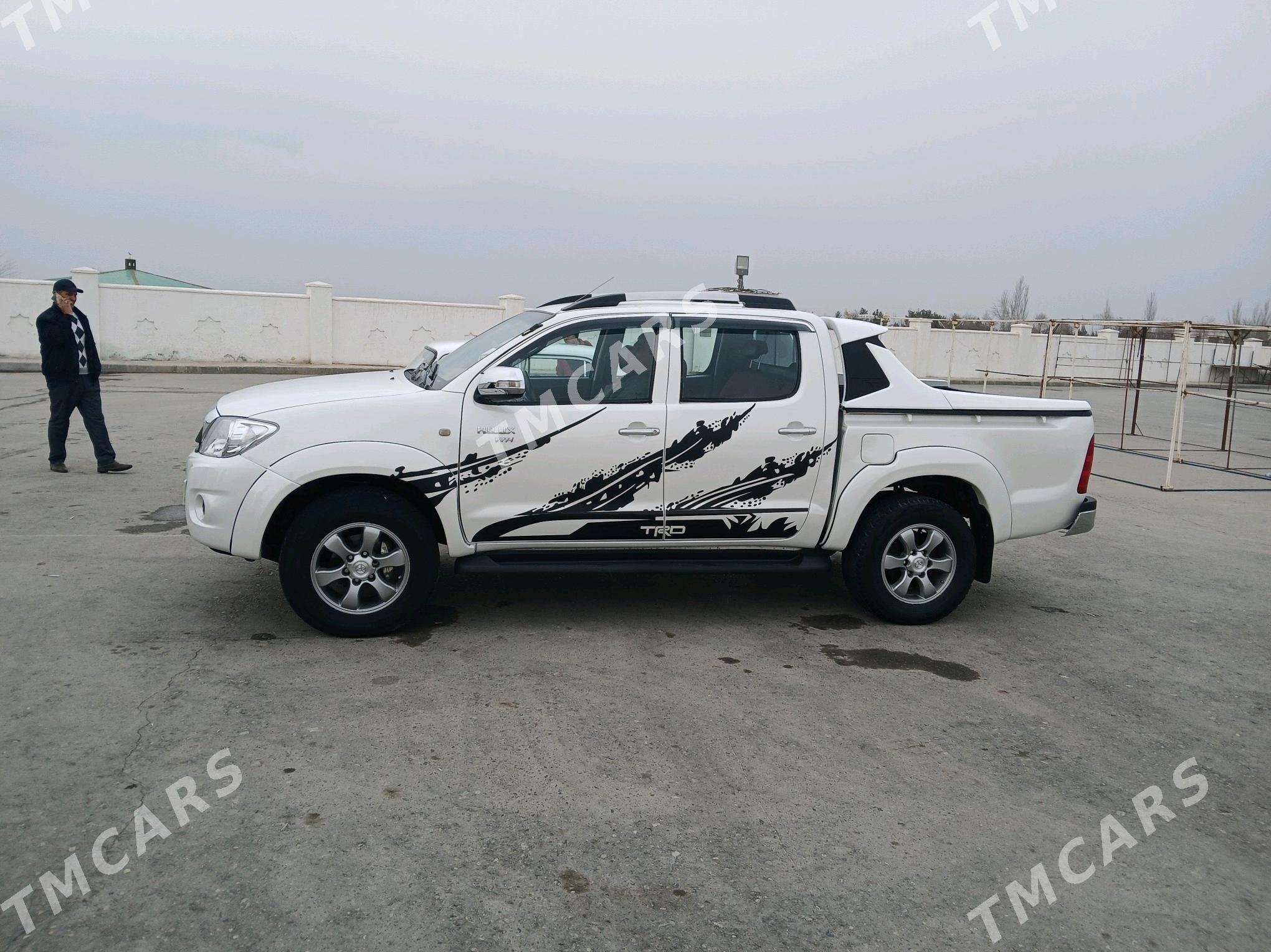 Toyota Hilux 2010 - 290 000 TMT - Керки - img 6