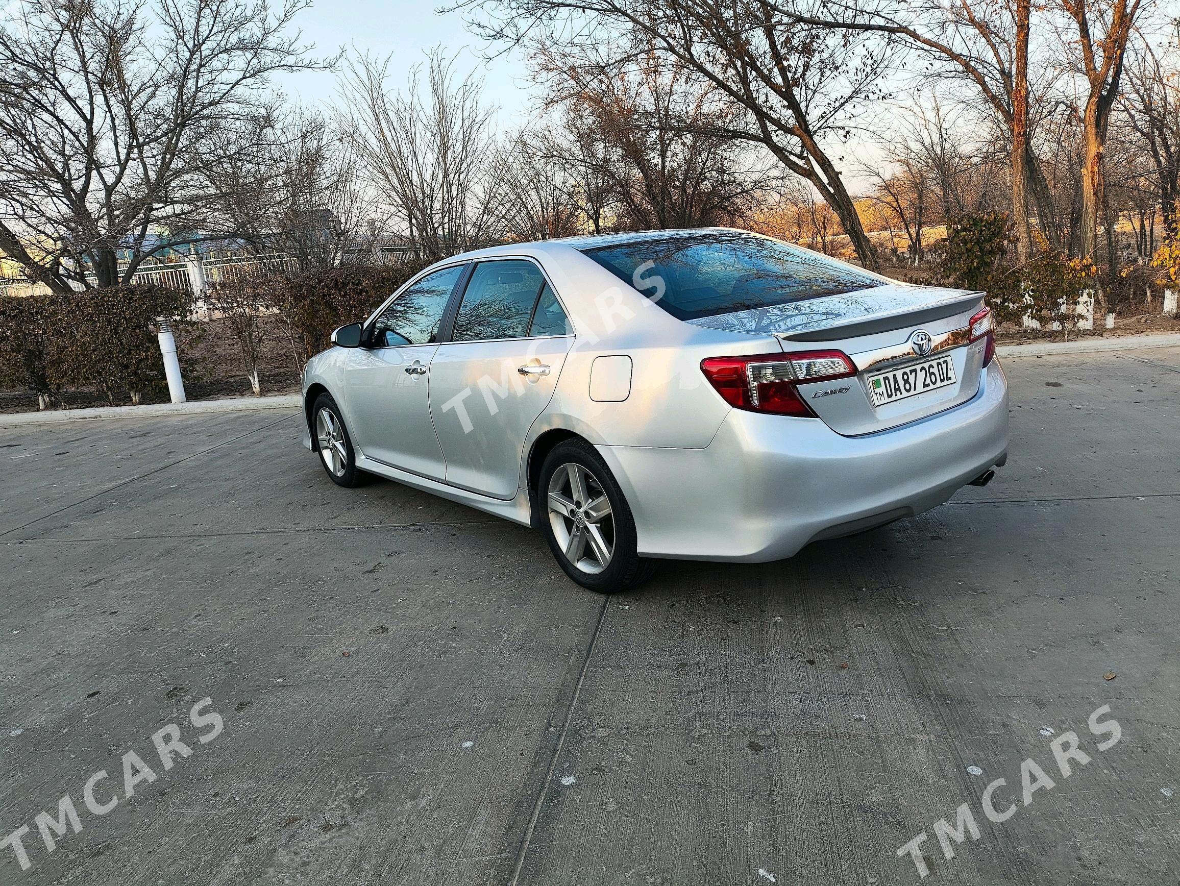 Toyota Camry 2012 - 188 000 TMT - Дашогуз - img 3