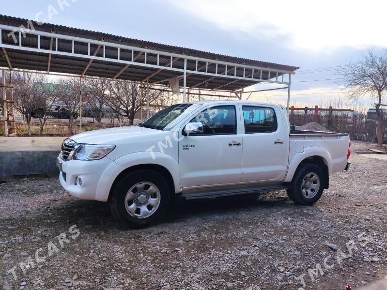 Toyota Hilux 2012 - 260 000 TMT - Sarahs - img 3