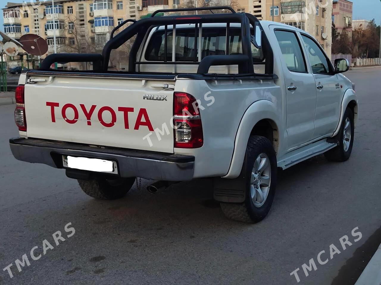 Toyota Hilux 2012 - 299 999 TMT - Türkmenabat - img 5