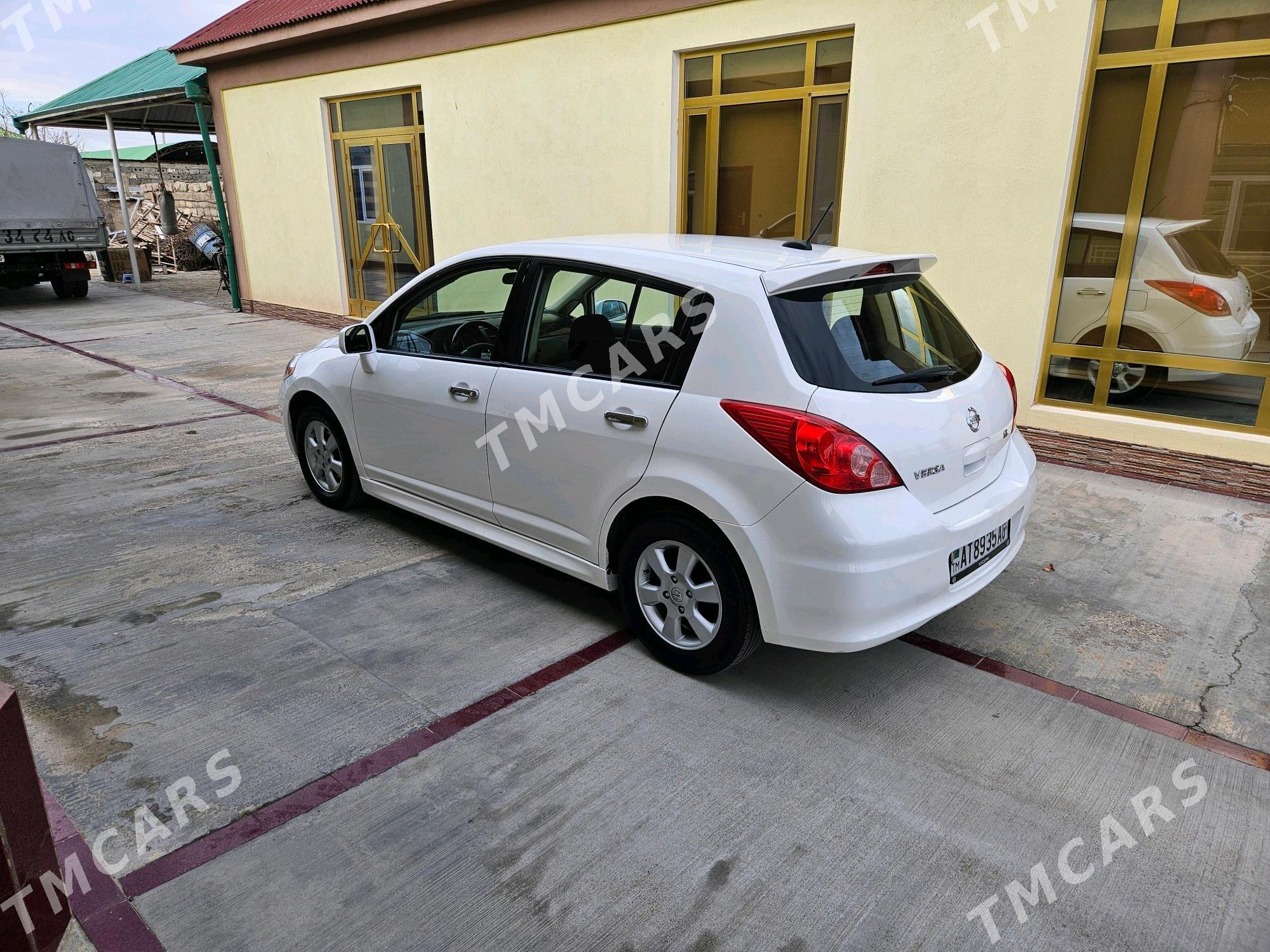 Nissan Versa 2010 - 117 000 TMT - Ашхабад - img 3