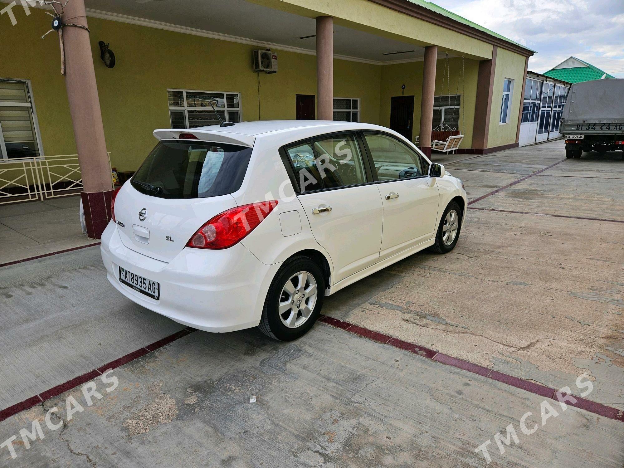 Nissan Versa 2010 - 117 000 TMT - Ашхабад - img 4