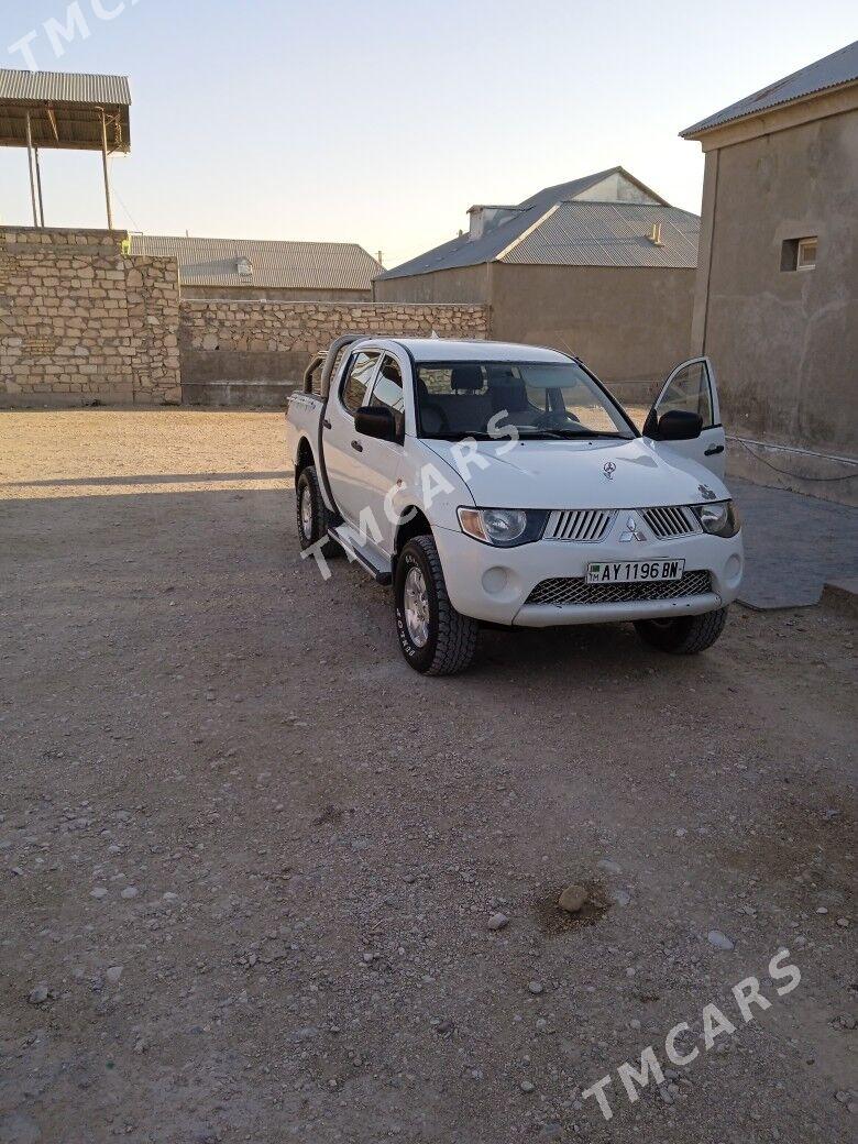 Mitsubishi L200 2007 - 125 000 TMT - Balkanabat - img 2