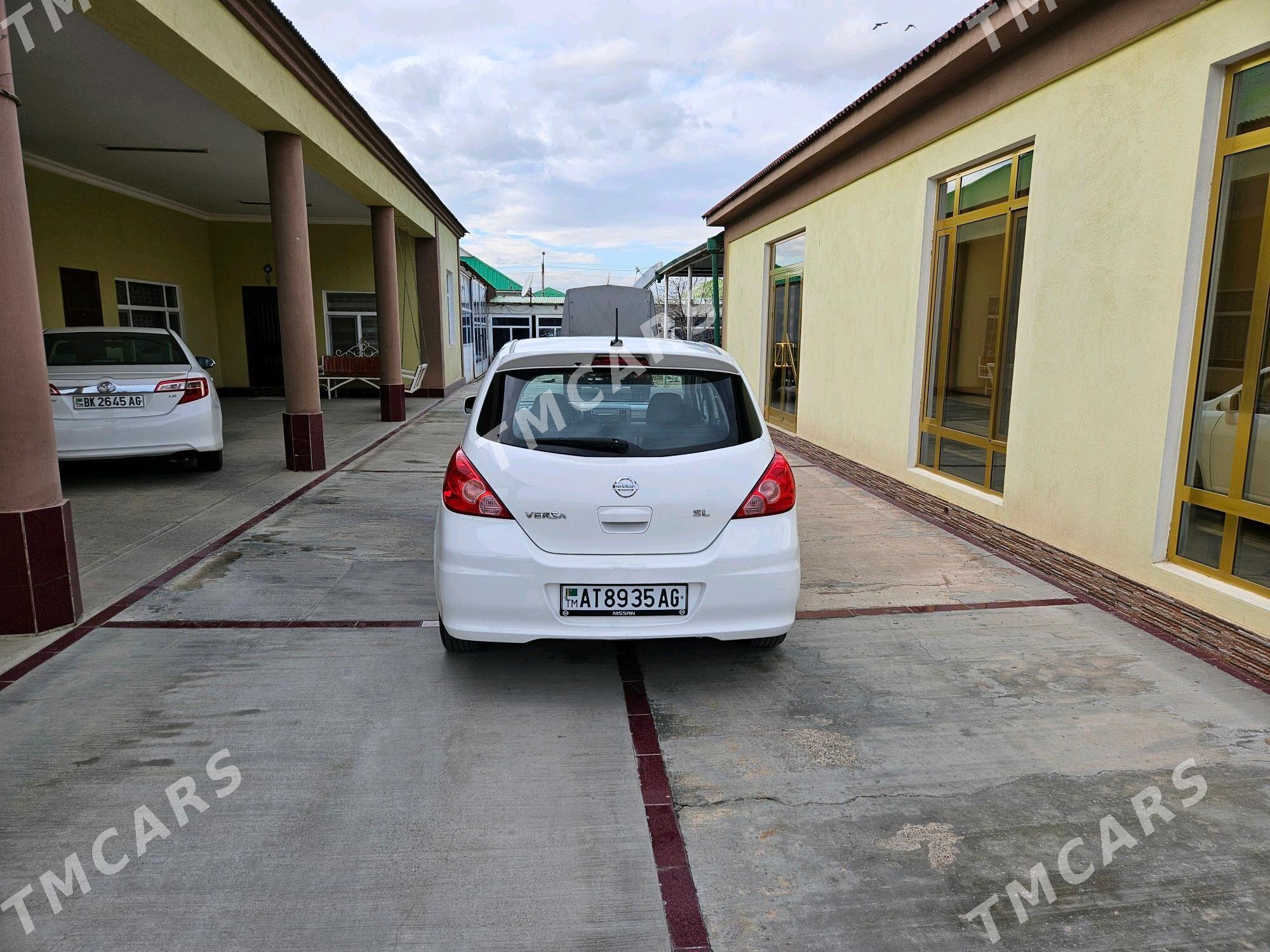 Nissan Versa 2010 - 117 000 TMT - Ашхабад - img 7