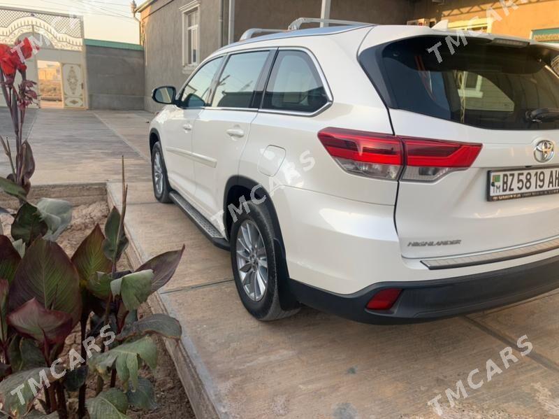 Toyota Highlander 2018 - 460 000 TMT - Tejen - img 2