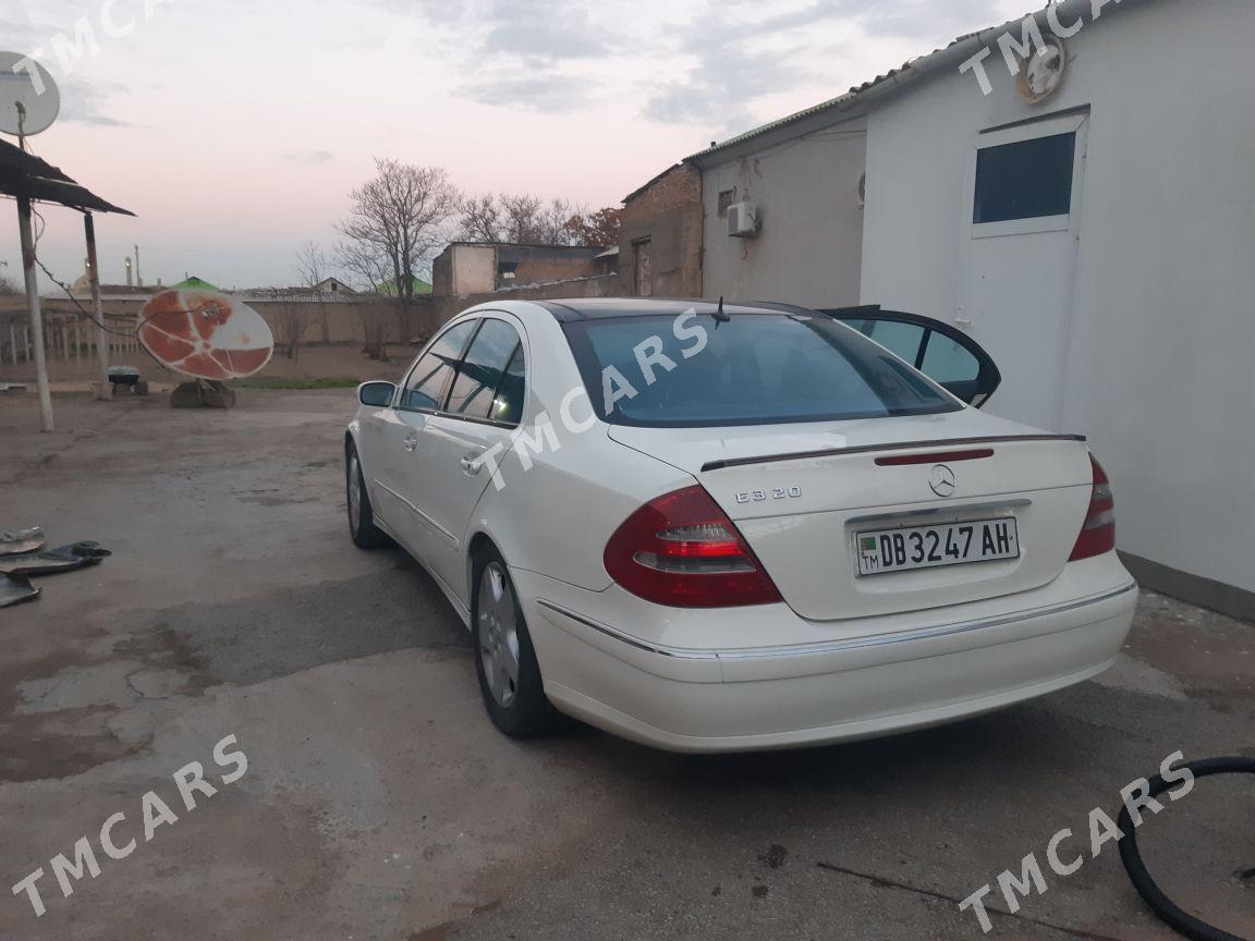 Mercedes-Benz E320 2003 - 115 000 TMT - Türkmenbaşy - img 2