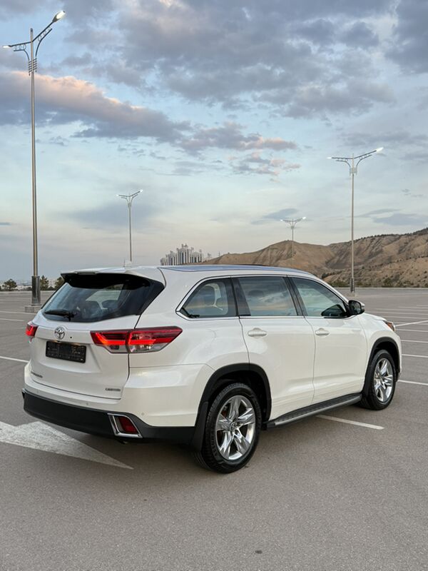 Toyota Highlander 2019 - 560 000 TMT - 30 мкр - img 2