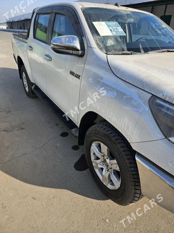 Toyota Hilux 2024 - 745 000 TMT - Ашхабад - img 6