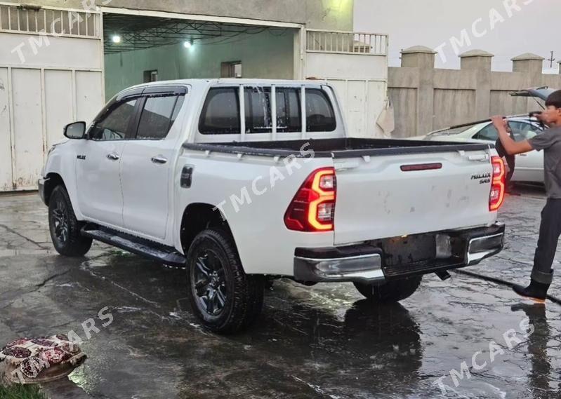 Toyota Hilux 2024 - 745 000 TMT - Ашхабад - img 3