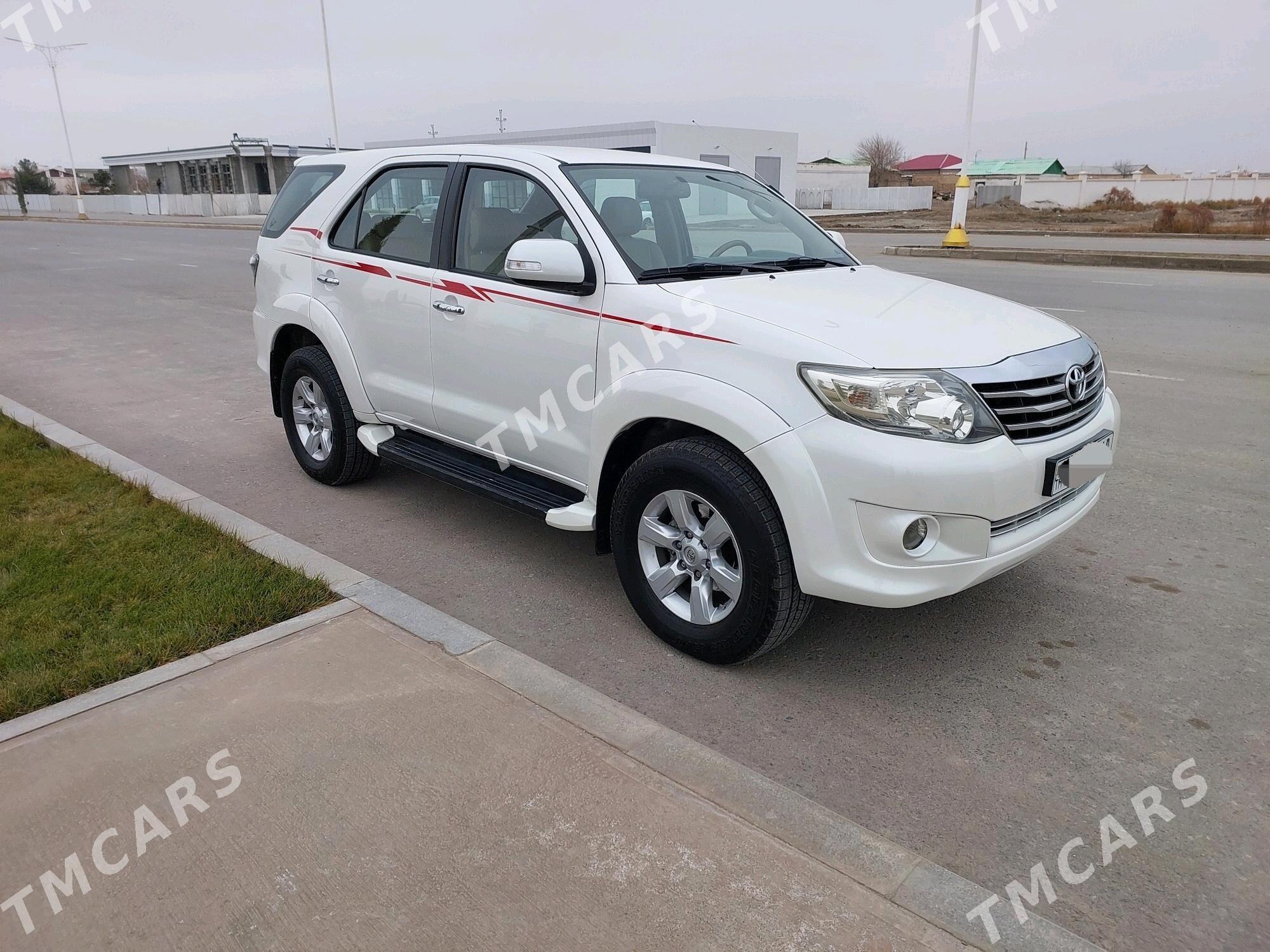 Toyota Fortuner 2014 - 330 000 TMT - Türkmenabat - img 8