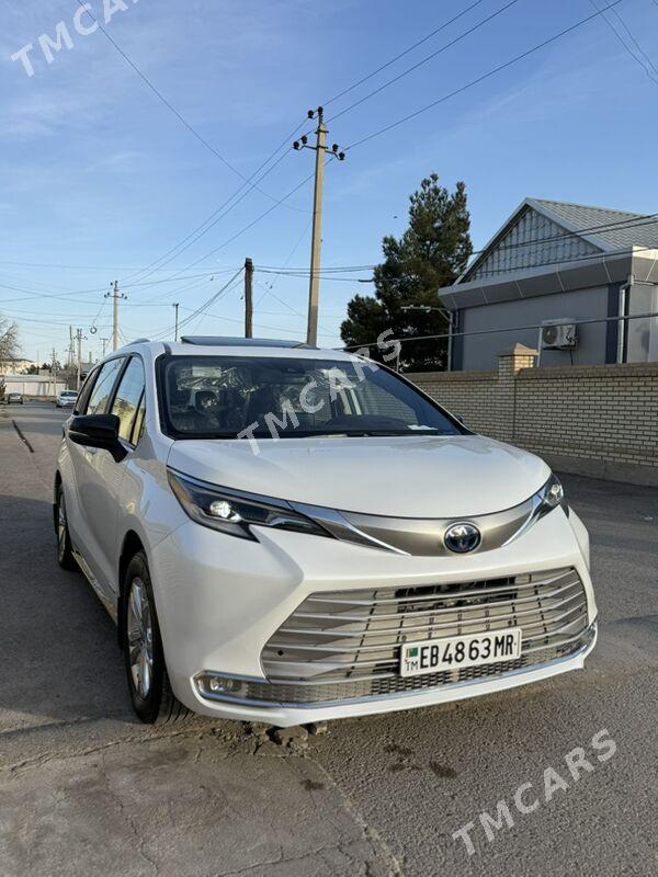 Toyota Sienna 2021 - 600 000 TMT - Мары - img 3