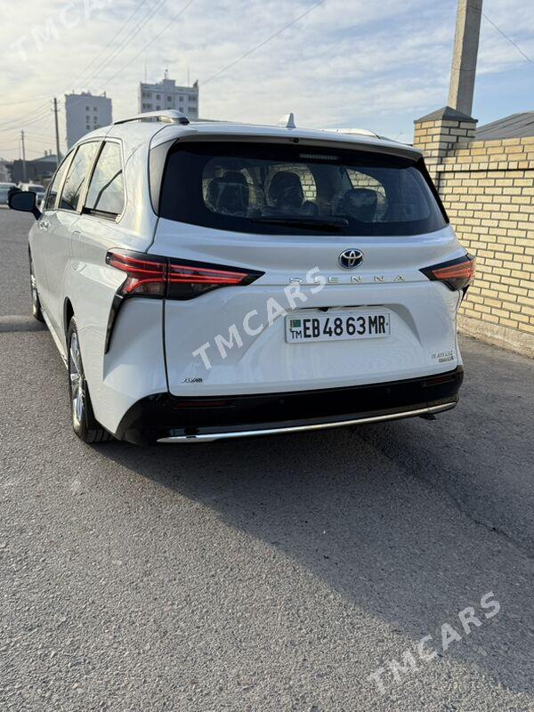 Toyota Sienna 2021 - 600 000 TMT - Мары - img 2