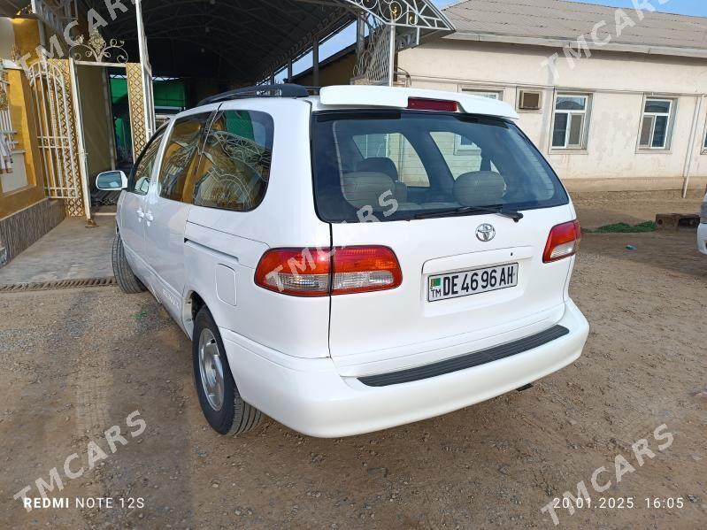 Toyota Sienna 2002 - 135 000 TMT - Бабадайхан - img 2