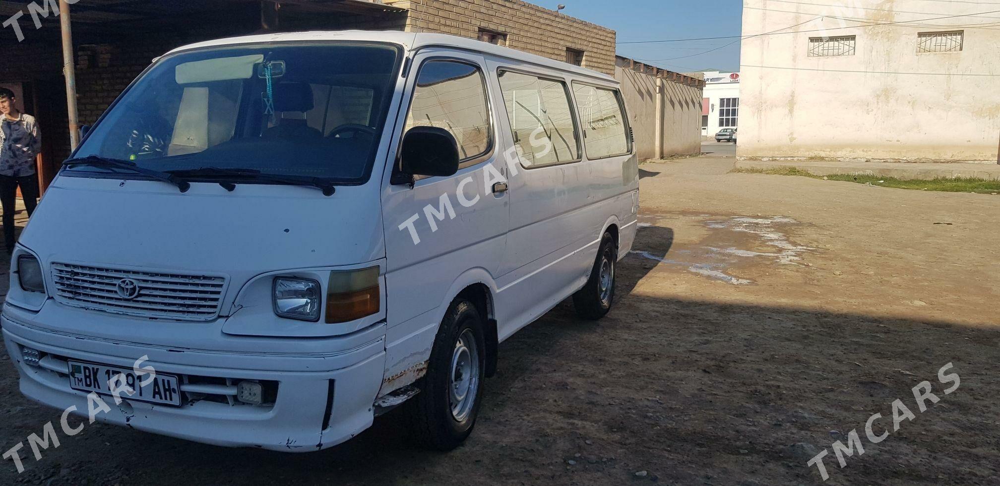 Toyota Hiace 2004 - 90 000 TMT - Теджен - img 2