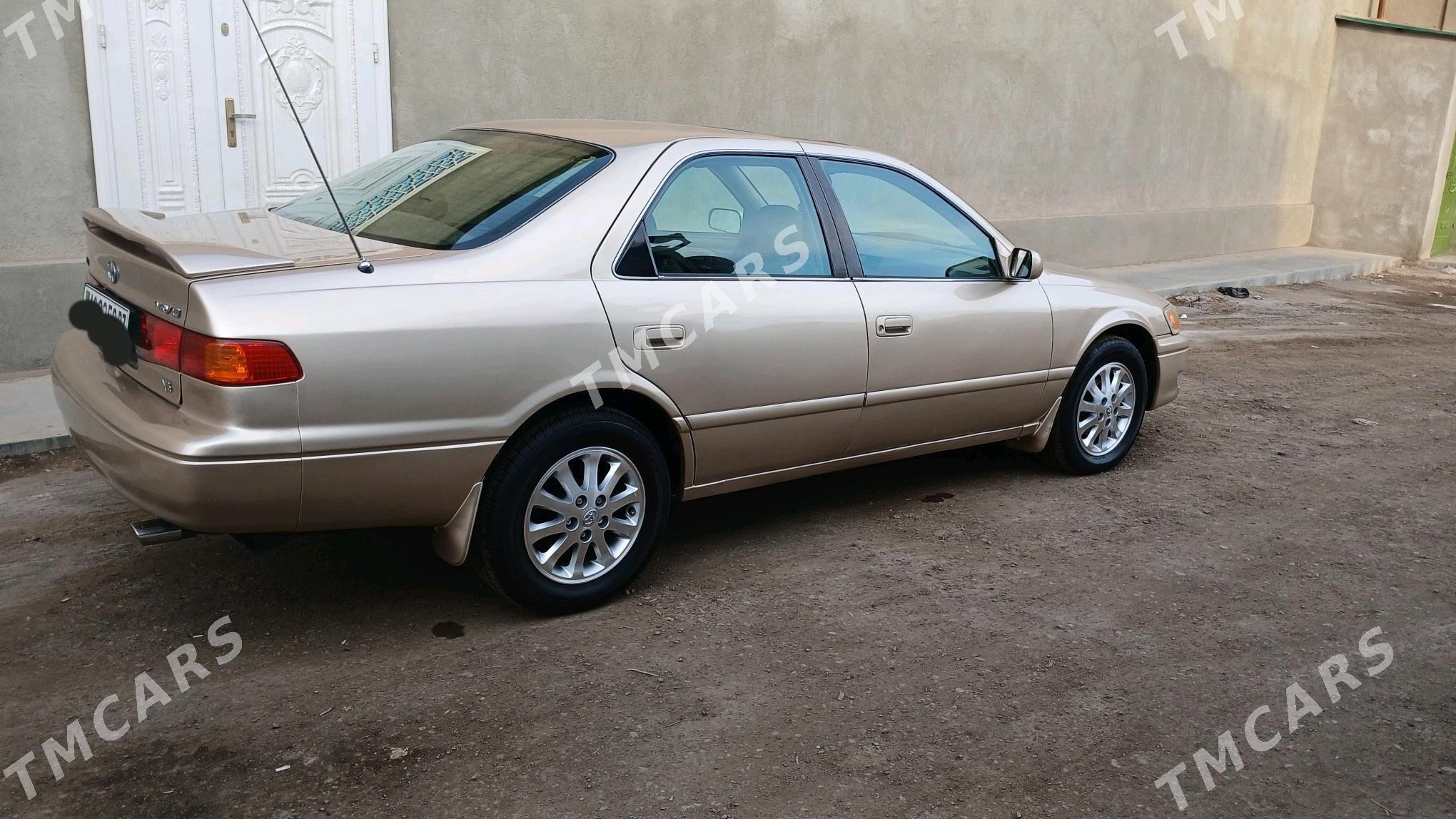 Toyota Camry 2001 - 130 000 TMT - Дашогуз - img 5