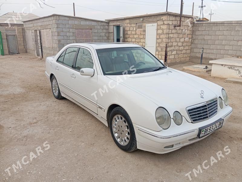 Mercedes-Benz E320 2001 - 102 000 TMT - Balkanabat - img 6