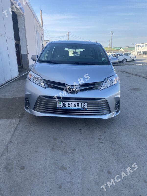 Toyota Sienna 2020 - 380 000 TMT - Туркменабат - img 3