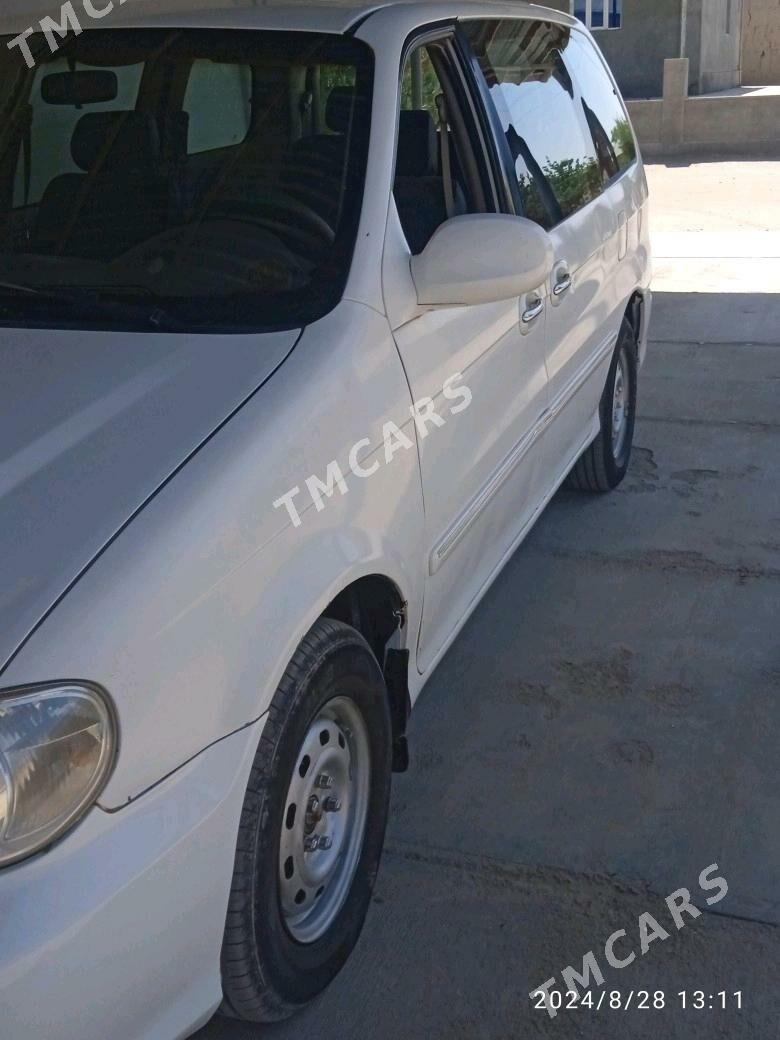 Kia Carnival 2004 - 60 000 TMT - Гурбансолтан Едже - img 4