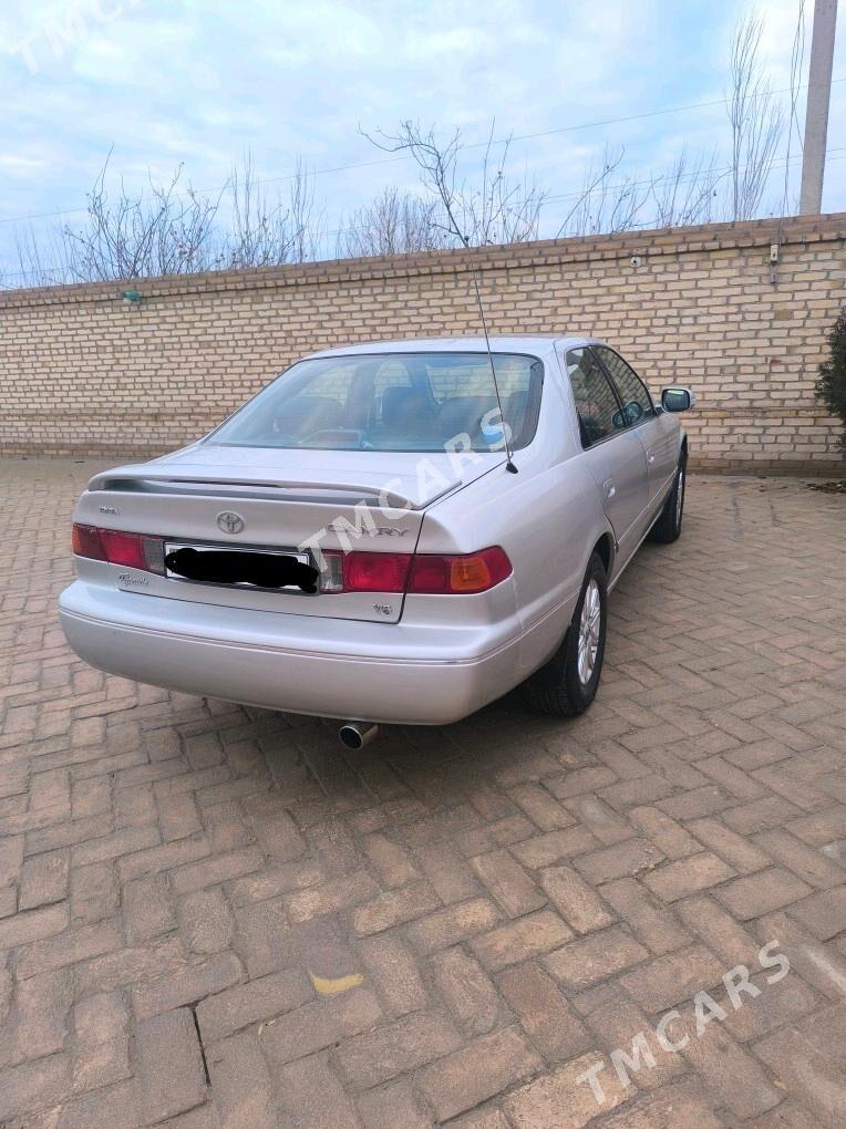 Toyota Camry 2000 - 130 000 TMT - Halaç - img 9