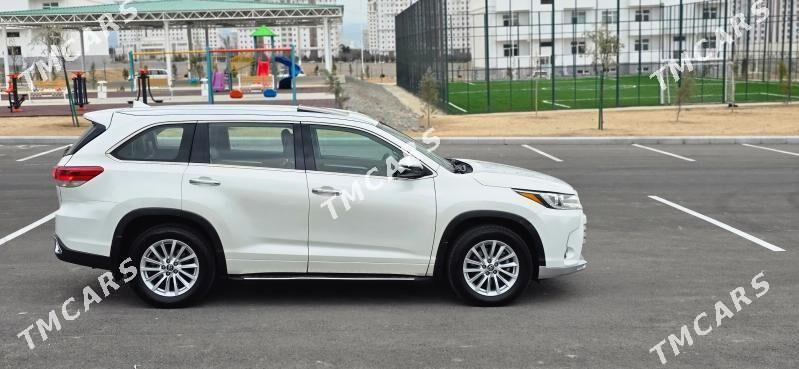 Toyota Highlander 2019 - 395 000 TMT - Бедев - img 9