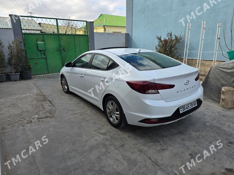 Hyundai Elantra 2019 - 250 000 TMT - Гарадамак - img 2