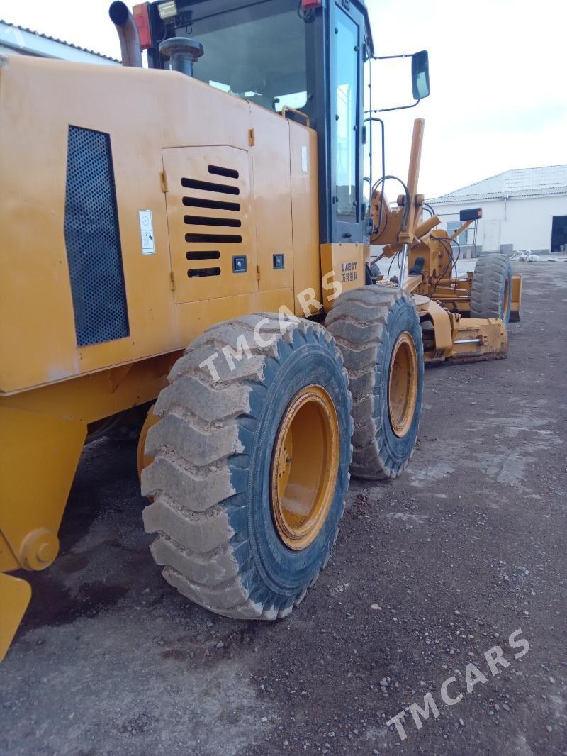 Caterpillar Dozer 2010 - 720 000 TMT - Mary - img 3