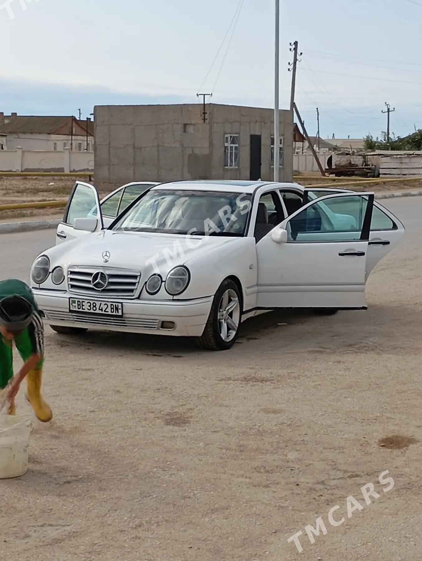 Mercedes-Benz 350-Class 1991 - 55 000 TMT - Хазар - img 3